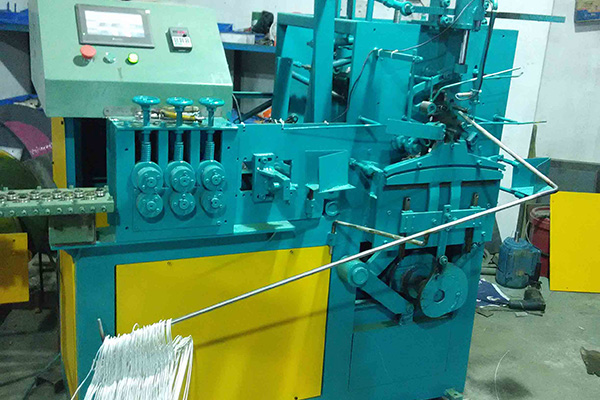 衣架機(jī)生產(chǎn)廠(chǎng)家